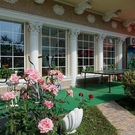 White House Apartments オデッサ エクステリア 写真