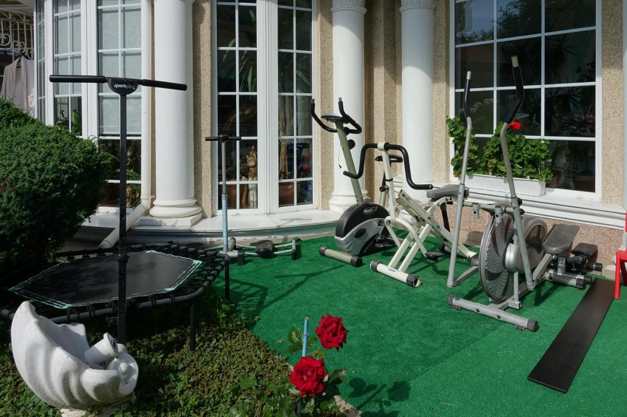 White House Apartments オデッサ エクステリア 写真